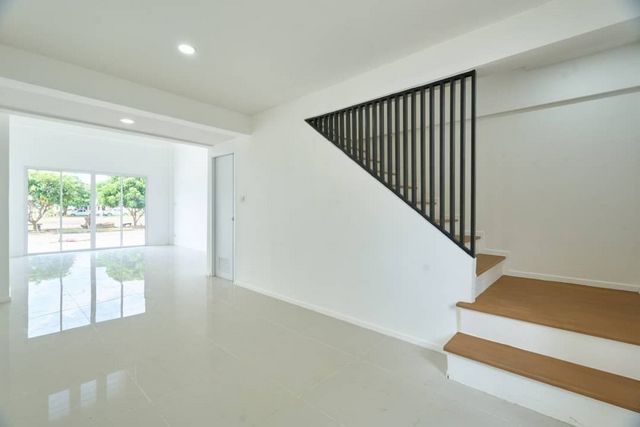 ประกาศฟรี! ซื้อ-ขาย-เช่า คอนโด บ้าน ทาวน์โฮม ที่ดิน และพื้นที่เชิงพาณิชย์ทั่วประเทศไทย ทุกทำเล ทุกงบประมาณ ไม่มีค่าใช้จ่าย ลงง่าย ขายไว เข้าถึงผู้ซื้อโดยตรง 5 204219pic4.jpg