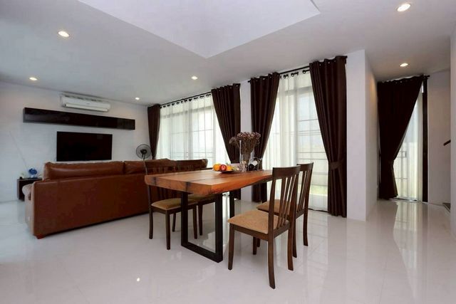 ประกาศฟรี! ซื้อ-ขาย-เช่า คอนโด บ้าน ทาวน์โฮม ที่ดิน และพื้นที่เชิงพาณิชย์ทั่วประเทศไทย ทุกทำเล ทุกงบประมาณ ไม่มีค่าใช้จ่าย ลงง่าย ขายไว เข้าถึงผู้ซื้อโดยตรง 4 205056pic3.jpg