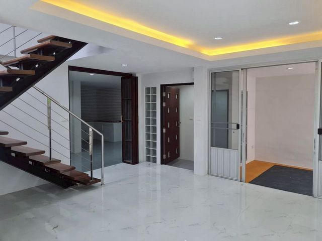 ประกาศฟรี! ซื้อ-ขาย-เช่า คอนโด บ้าน ทาวน์โฮม ที่ดิน และพื้นที่เชิงพาณิชย์ทั่วประเทศไทย ทุกทำเล ทุกงบประมาณ ไม่มีค่าใช้จ่าย ลงง่าย ขายไว เข้าถึงผู้ซื้อโดยตรง 4 205119pic3.jpg