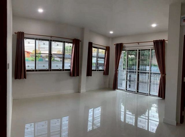 ประกาศฟรี! ซื้อ-ขาย-เช่า คอนโด บ้าน ทาวน์โฮม ที่ดิน และพื้นที่เชิงพาณิชย์ทั่วประเทศไทย ทุกทำเล ทุกงบประมาณ ไม่มีค่าใช้จ่าย ลงง่าย ขายไว เข้าถึงผู้ซื้อโดยตรง 5 205117pic4.jpg