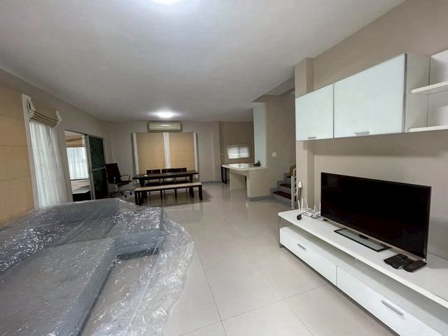 ประกาศฟรี! ซื้อ-ขาย-เช่า คอนโด บ้าน ทาวน์โฮม ที่ดิน และพื้นที่เชิงพาณิชย์ทั่วประเทศไทย ทุกทำเล ทุกงบประมาณ ไม่มีค่าใช้จ่าย ลงง่าย ขายไว เข้าถึงผู้ซื้อโดยตรง 3 205115pic2.jpg