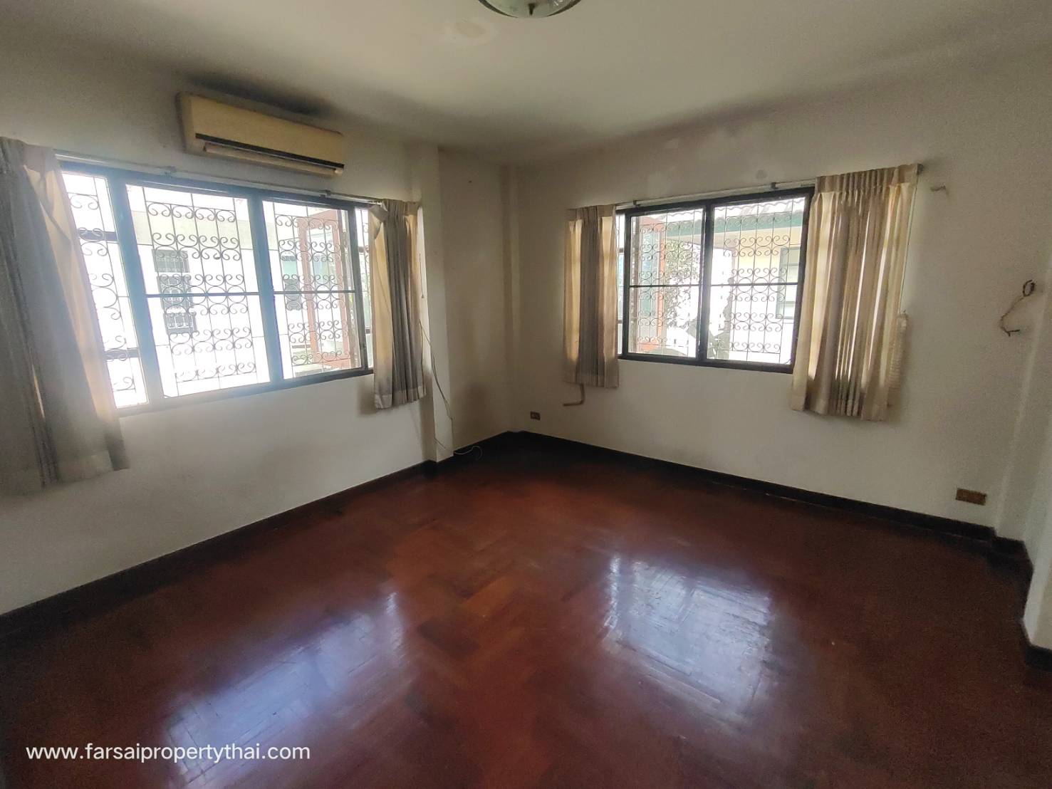 ประกาศฟรี! ซื้อ-ขาย-เช่า คอนโด บ้าน ทาวน์โฮม ที่ดิน และพื้นที่เชิงพาณิชย์ทั่วประเทศไทย ทุกทำเล ทุกงบประมาณ ไม่มีค่าใช้จ่าย ลงง่าย ขายไว เข้าถึงผู้ซื้อโดยตรง 5 200935pic4.jpg