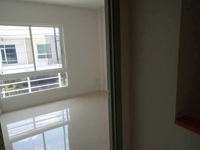 ประกาศฟรี! ซื้อ-ขาย-เช่า คอนโด บ้าน ทาวน์โฮม ที่ดิน และพื้นที่เชิงพาณิชย์ทั่วประเทศไทย ทุกทำเล ทุกงบประมาณ ไม่มีค่าใช้จ่าย ลงง่าย ขายไว เข้าถึงผู้ซื้อโดยตรง 5 293433pic4.jpg