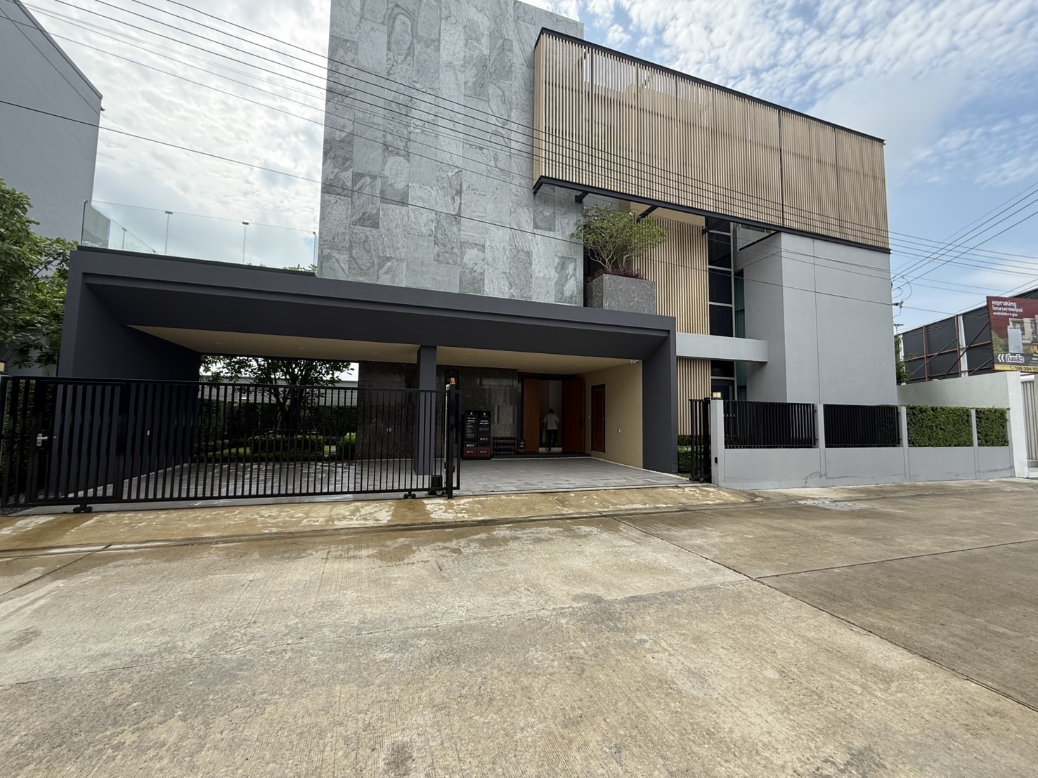 ประกาศฟรี! ซื้อ-ขาย-เช่า คอนโด บ้าน ทาวน์โฮม ที่ดิน และพื้นที่เชิงพาณิชย์ทั่วประเทศไทย ทุกทำเล ทุกงบประมาณ ไม่มีค่าใช้จ่าย ลงง่าย ขายไว เข้าถึงผู้ซื้อโดยตรง 3 205110pic2.jpg