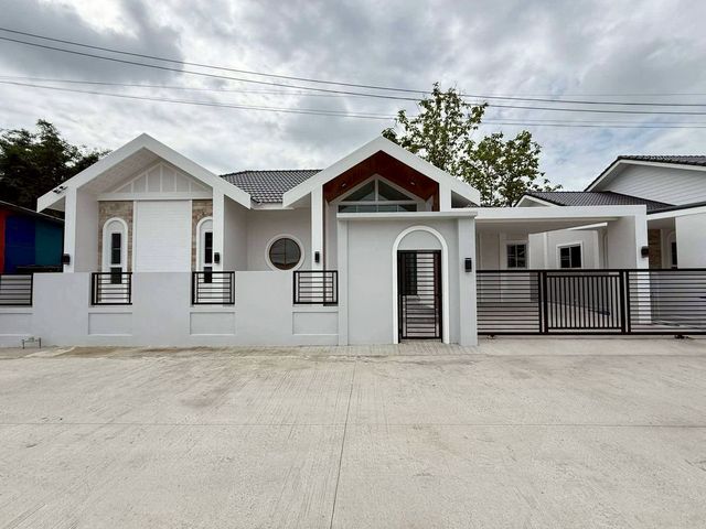 ประกาศฟรี! ซื้อ-ขาย-เช่า คอนโด บ้าน ทาวน์โฮม ที่ดิน และพื้นที่เชิงพาณิชย์ทั่วประเทศไทย ทุกทำเล ทุกงบประมาณ ไม่มีค่าใช้จ่าย ลงง่าย ขายไว เข้าถึงผู้ซื้อโดยตรง 2 205558pic1.jpg