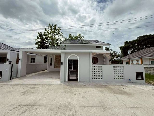 ประกาศฟรี! ซื้อ-ขาย-เช่า คอนโด บ้าน ทาวน์โฮม ที่ดิน และพื้นที่เชิงพาณิชย์ทั่วประเทศไทย ทุกทำเล ทุกงบประมาณ ไม่มีค่าใช้จ่าย ลงง่าย ขายไว เข้าถึงผู้ซื้อโดยตรง 2 205557pic1.jpg