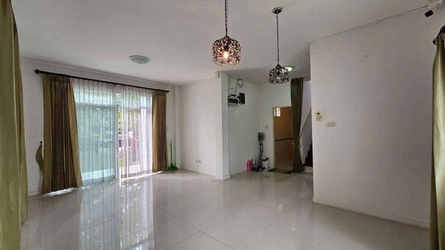 ประกาศฟรี! ซื้อ-ขาย-เช่า คอนโด บ้าน ทาวน์โฮม ที่ดิน และพื้นที่เชิงพาณิชย์ทั่วประเทศไทย ทุกทำเล ทุกงบประมาณ ไม่มีค่าใช้จ่าย ลงง่าย ขายไว เข้าถึงผู้ซื้อโดยตรง 3 206117pic2.jpg