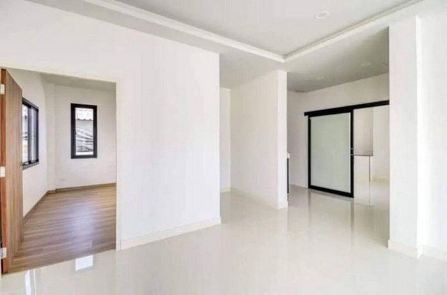 ประกาศฟรี! ซื้อ-ขาย-เช่า คอนโด บ้าน ทาวน์โฮม ที่ดิน และพื้นที่เชิงพาณิชย์ทั่วประเทศไทย ทุกทำเล ทุกงบประมาณ ไม่มีค่าใช้จ่าย ลงง่าย ขายไว เข้าถึงผู้ซื้อโดยตรง 4 206114pic3.jpg