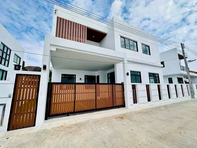 ประกาศฟรี! ซื้อ-ขาย-เช่า คอนโด บ้าน ทาวน์โฮม ที่ดิน และพื้นที่เชิงพาณิชย์ทั่วประเทศไทย ทุกทำเล ทุกงบประมาณ ไม่มีค่าใช้จ่าย ลงง่าย ขายไว เข้าถึงผู้ซื้อโดยตรง 2 206148pic1.jpg