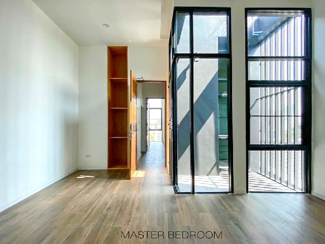 ประกาศฟรี! ซื้อ-ขาย-เช่า คอนโด บ้าน ทาวน์โฮม ที่ดิน และพื้นที่เชิงพาณิชย์ทั่วประเทศไทย ทุกทำเล ทุกงบประมาณ ไม่มีค่าใช้จ่าย ลงง่าย ขายไว เข้าถึงผู้ซื้อโดยตรง 3 205526pic2.jpg