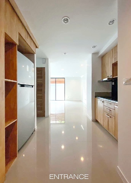 ประกาศฟรี! ซื้อ-ขาย-เช่า คอนโด บ้าน ทาวน์โฮม ที่ดิน และพื้นที่เชิงพาณิชย์ทั่วประเทศไทย ทุกทำเล ทุกงบประมาณ ไม่มีค่าใช้จ่าย ลงง่าย ขายไว เข้าถึงผู้ซื้อโดยตรง 4 205526pic3.jpg