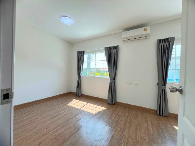 ประกาศฟรี! ซื้อ-ขาย-เช่า คอนโด บ้าน ทาวน์โฮม ที่ดิน และพื้นที่เชิงพาณิชย์ทั่วประเทศไทย ทุกทำเล ทุกงบประมาณ ไม่มีค่าใช้จ่าย ลงง่าย ขายไว เข้าถึงผู้ซื้อโดยตรง 3 205524pic2.jpg