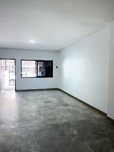 ประกาศฟรี! ซื้อ-ขาย-เช่า คอนโด บ้าน ทาวน์โฮม ที่ดิน และพื้นที่เชิงพาณิชย์ทั่วประเทศไทย ทุกทำเล ทุกงบประมาณ ไม่มีค่าใช้จ่าย ลงง่าย ขายไว เข้าถึงผู้ซื้อโดยตรง 3 206184pic2.jpg