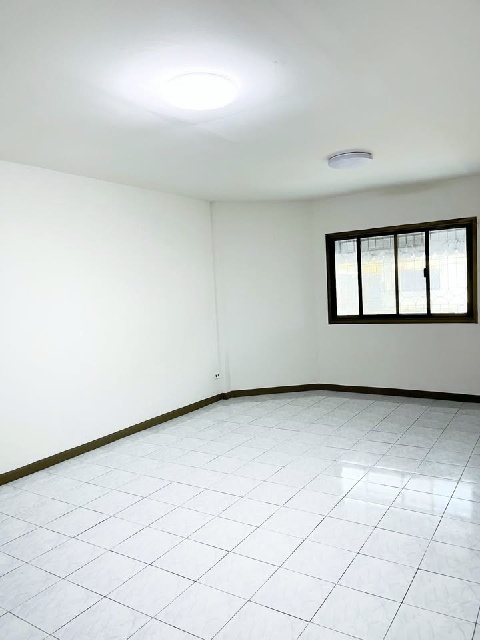 ประกาศฟรี! ซื้อ-ขาย-เช่า คอนโด บ้าน ทาวน์โฮม ที่ดิน และพื้นที่เชิงพาณิชย์ทั่วประเทศไทย ทุกทำเล ทุกงบประมาณ ไม่มีค่าใช้จ่าย ลงง่าย ขายไว เข้าถึงผู้ซื้อโดยตรง 5 206184pic4.jpg