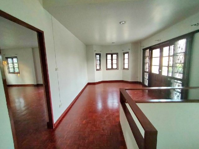 ประกาศฟรี! ซื้อ-ขาย-เช่า คอนโด บ้าน ทาวน์โฮม ที่ดิน และพื้นที่เชิงพาณิชย์ทั่วประเทศไทย ทุกทำเล ทุกงบประมาณ ไม่มีค่าใช้จ่าย ลงง่าย ขายไว เข้าถึงผู้ซื้อโดยตรง 3 206183pic2.jpg