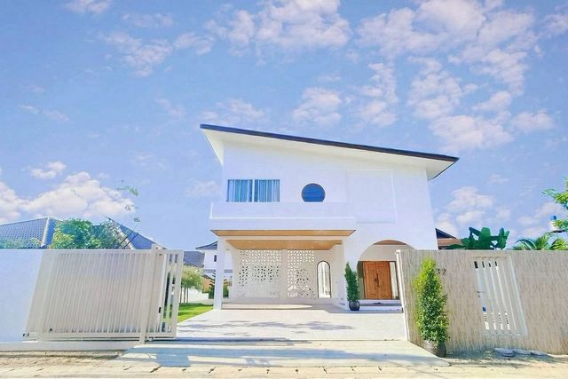 ประกาศฟรี! ซื้อ-ขาย-เช่า คอนโด บ้าน ทาวน์โฮม ที่ดิน และพื้นที่เชิงพาณิชย์ทั่วประเทศไทย ทุกทำเล ทุกงบประมาณ ไม่มีค่าใช้จ่าย ลงง่าย ขายไว เข้าถึงผู้ซื้อโดยตรง 2 206438pic1.jpg