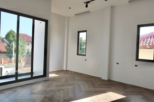 ประกาศฟรี! ซื้อ-ขาย-เช่า คอนโด บ้าน ทาวน์โฮม ที่ดิน และพื้นที่เชิงพาณิชย์ทั่วประเทศไทย ทุกทำเล ทุกงบประมาณ ไม่มีค่าใช้จ่าย ลงง่าย ขายไว เข้าถึงผู้ซื้อโดยตรง 5 206541pic4.jpg