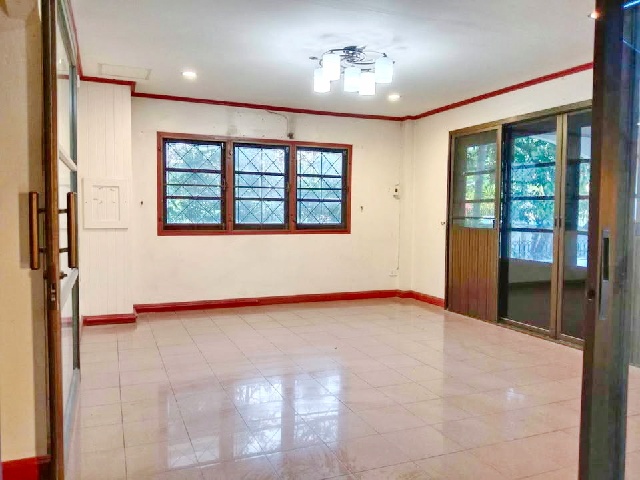 ประกาศฟรี! ซื้อ-ขาย-เช่า คอนโด บ้าน ทาวน์โฮม ที่ดิน และพื้นที่เชิงพาณิชย์ทั่วประเทศไทย ทุกทำเล ทุกงบประมาณ ไม่มีค่าใช้จ่าย ลงง่าย ขายไว เข้าถึงผู้ซื้อโดยตรง 3 206593pic2.jpg