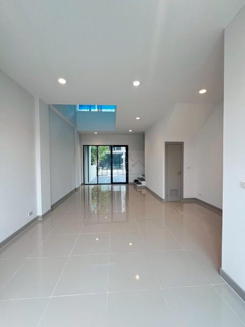 ประกาศฟรี! ซื้อ-ขาย-เช่า คอนโด บ้าน ทาวน์โฮม ที่ดิน และพื้นที่เชิงพาณิชย์ทั่วประเทศไทย ทุกทำเล ทุกงบประมาณ ไม่มีค่าใช้จ่าย ลงง่าย ขายไว เข้าถึงผู้ซื้อโดยตรง 3 494180pic2.jpg