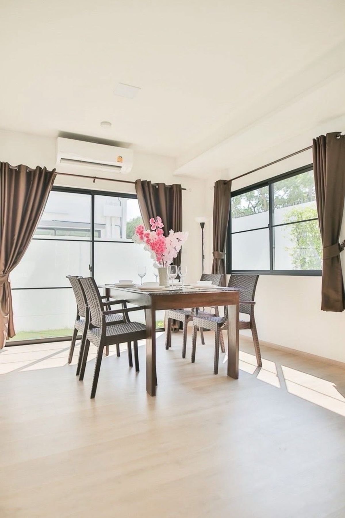 ประกาศฟรี! ซื้อ-ขาย-เช่า คอนโด บ้าน ทาวน์โฮม ที่ดิน และพื้นที่เชิงพาณิชย์ทั่วประเทศไทย ทุกทำเล ทุกงบประมาณ ไม่มีค่าใช้จ่าย ลงง่าย ขายไว เข้าถึงผู้ซื้อโดยตรง 3 206637pic2.jpg