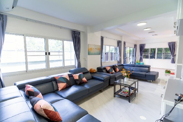 ประกาศฟรี! ซื้อ-ขาย-เช่า คอนโด บ้าน ทาวน์โฮม ที่ดิน และพื้นที่เชิงพาณิชย์ทั่วประเทศไทย ทุกทำเล ทุกงบประมาณ ไม่มีค่าใช้จ่าย ลงง่าย ขายไว เข้าถึงผู้ซื้อโดยตรง 4 206690pic3.jpg