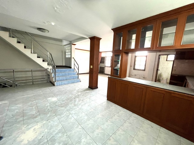 ประกาศฟรี! ซื้อ-ขาย-เช่า คอนโด บ้าน ทาวน์โฮม ที่ดิน และพื้นที่เชิงพาณิชย์ทั่วประเทศไทย ทุกทำเล ทุกงบประมาณ ไม่มีค่าใช้จ่าย ลงง่าย ขายไว เข้าถึงผู้ซื้อโดยตรง 5 294481pic4.jpg