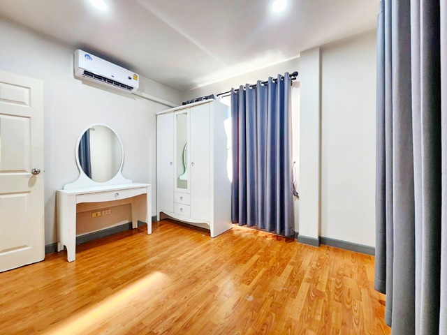 ประกาศฟรี! ซื้อ-ขาย-เช่า คอนโด บ้าน ทาวน์โฮม ที่ดิน และพื้นที่เชิงพาณิชย์ทั่วประเทศไทย ทุกทำเล ทุกงบประมาณ ไม่มีค่าใช้จ่าย ลงง่าย ขายไว เข้าถึงผู้ซื้อโดยตรง 5 206730pic4.jpg