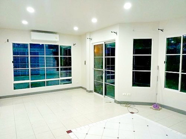 ประกาศฟรี! ซื้อ-ขาย-เช่า คอนโด บ้าน ทาวน์โฮม ที่ดิน และพื้นที่เชิงพาณิชย์ทั่วประเทศไทย ทุกทำเล ทุกงบประมาณ ไม่มีค่าใช้จ่าย ลงง่าย ขายไว เข้าถึงผู้ซื้อโดยตรง 5 206729pic4.jpg