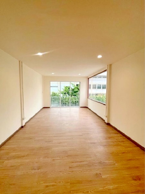 ประกาศฟรี! ซื้อ-ขาย-เช่า คอนโด บ้าน ทาวน์โฮม ที่ดิน และพื้นที่เชิงพาณิชย์ทั่วประเทศไทย ทุกทำเล ทุกงบประมาณ ไม่มีค่าใช้จ่าย ลงง่าย ขายไว เข้าถึงผู้ซื้อโดยตรง 3 207329pic2.jpg