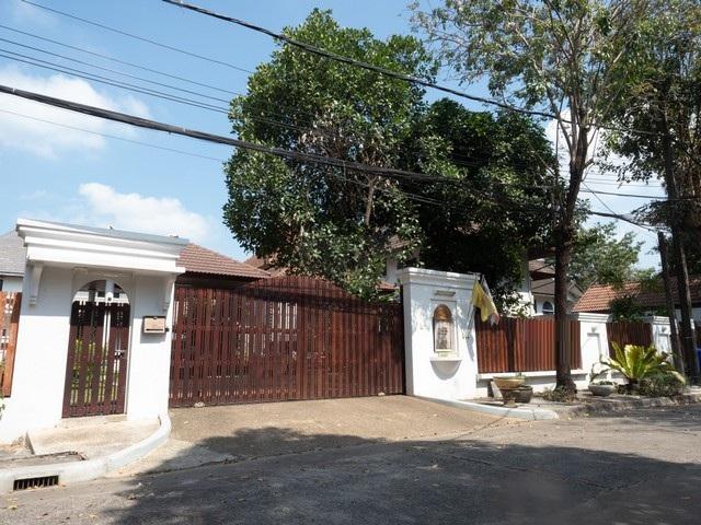 ประกาศฟรี! ซื้อ-ขาย-เช่า คอนโด บ้าน ทาวน์โฮม ที่ดิน และพื้นที่เชิงพาณิชย์ทั่วประเทศไทย ทุกทำเล ทุกงบประมาณ ไม่มีค่าใช้จ่าย ลงง่าย ขายไว เข้าถึงผู้ซื้อโดยตรง 2 494476pic1.jpg