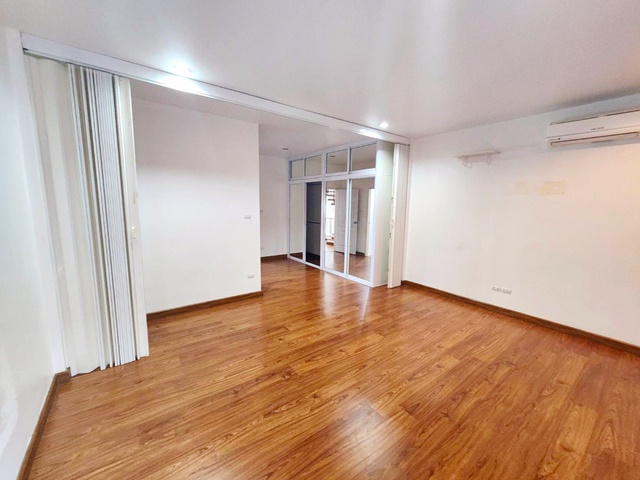 ประกาศฟรี! ซื้อ-ขาย-เช่า คอนโด บ้าน ทาวน์โฮม ที่ดิน และพื้นที่เชิงพาณิชย์ทั่วประเทศไทย ทุกทำเล ทุกงบประมาณ ไม่มีค่าใช้จ่าย ลงง่าย ขายไว เข้าถึงผู้ซื้อโดยตรง 4 207377pic3.jpg