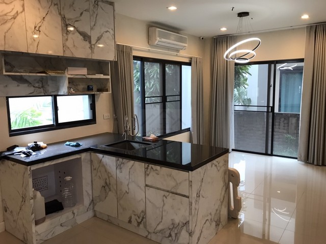 ประกาศฟรี! ซื้อ-ขาย-เช่า คอนโด บ้าน ทาวน์โฮม ที่ดิน และพื้นที่เชิงพาณิชย์ทั่วประเทศไทย ทุกทำเล ทุกงบประมาณ ไม่มีค่าใช้จ่าย ลงง่าย ขายไว เข้าถึงผู้ซื้อโดยตรง 3 494405pic2.jpg