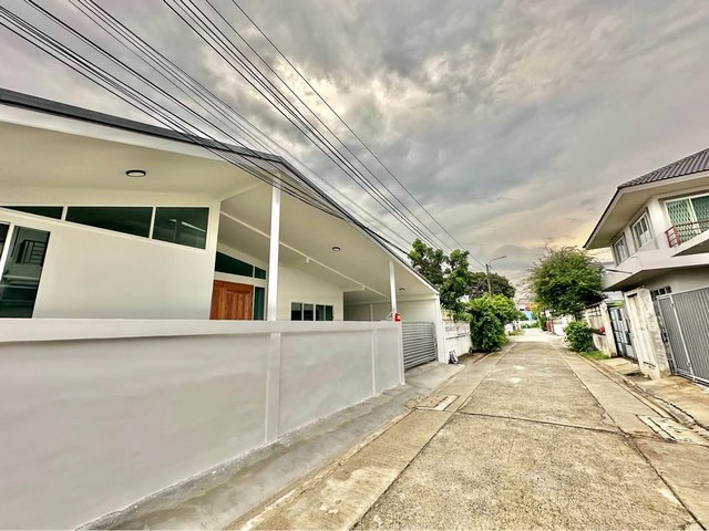 ประกาศฟรี! ซื้อ-ขาย-เช่า คอนโด บ้าน ทาวน์โฮม ที่ดิน และพื้นที่เชิงพาณิชย์ทั่วประเทศไทย ทุกทำเล ทุกงบประมาณ ไม่มีค่าใช้จ่าย ลงง่าย ขายไว เข้าถึงผู้ซื้อโดยตรง 5 494403pic4.jpg