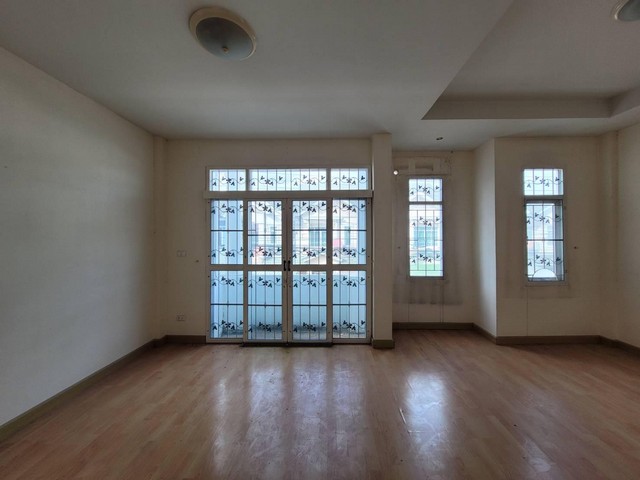 ประกาศฟรี! ซื้อ-ขาย-เช่า คอนโด บ้าน ทาวน์โฮม ที่ดิน และพื้นที่เชิงพาณิชย์ทั่วประเทศไทย ทุกทำเล ทุกงบประมาณ ไม่มีค่าใช้จ่าย ลงง่าย ขายไว เข้าถึงผู้ซื้อโดยตรง 5 194550pic4.jpg