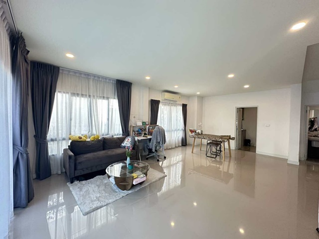 ประกาศฟรี! ซื้อ-ขาย-เช่า คอนโด บ้าน ทาวน์โฮม ที่ดิน และพื้นที่เชิงพาณิชย์ทั่วประเทศไทย ทุกทำเล ทุกงบประมาณ ไม่มีค่าใช้จ่าย ลงง่าย ขายไว เข้าถึงผู้ซื้อโดยตรง 4 207650pic3.jpg