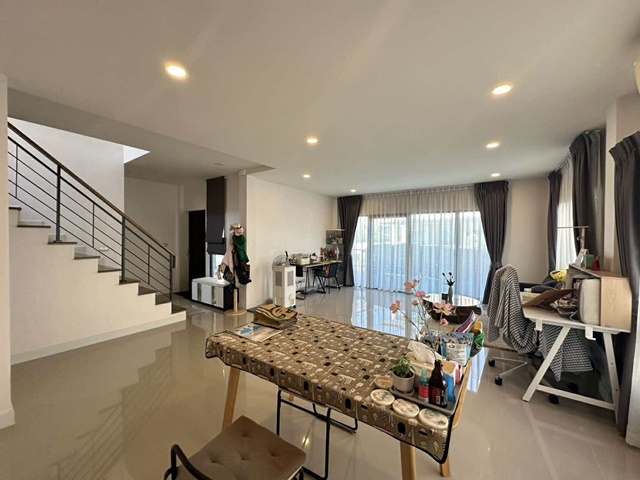 ประกาศฟรี! ซื้อ-ขาย-เช่า คอนโด บ้าน ทาวน์โฮม ที่ดิน และพื้นที่เชิงพาณิชย์ทั่วประเทศไทย ทุกทำเล ทุกงบประมาณ ไม่มีค่าใช้จ่าย ลงง่าย ขายไว เข้าถึงผู้ซื้อโดยตรง 3 207649pic2.jpg