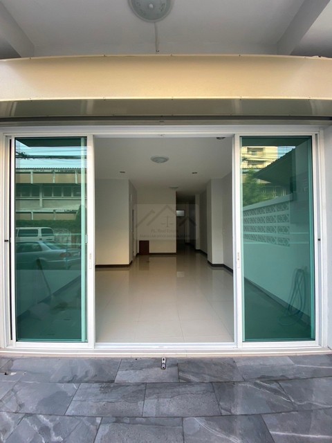 ประกาศฟรี! ซื้อ-ขาย-เช่า คอนโด บ้าน ทาวน์โฮม ที่ดิน และพื้นที่เชิงพาณิชย์ทั่วประเทศไทย ทุกทำเล ทุกงบประมาณ ไม่มีค่าใช้จ่าย ลงง่าย ขายไว เข้าถึงผู้ซื้อโดยตรง 4 494857pic3.jpg