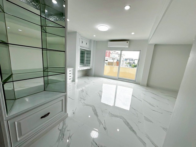 ประกาศฟรี! ซื้อ-ขาย-เช่า คอนโด บ้าน ทาวน์โฮม ที่ดิน และพื้นที่เชิงพาณิชย์ทั่วประเทศไทย ทุกทำเล ทุกงบประมาณ ไม่มีค่าใช้จ่าย ลงง่าย ขายไว เข้าถึงผู้ซื้อโดยตรง 4 494874pic3.jpg