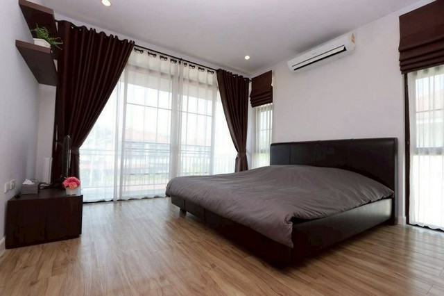 ประกาศฟรี! ซื้อ-ขาย-เช่า คอนโด บ้าน ทาวน์โฮม ที่ดิน และพื้นที่เชิงพาณิชย์ทั่วประเทศไทย ทุกทำเล ทุกงบประมาณ ไม่มีค่าใช้จ่าย ลงง่าย ขายไว เข้าถึงผู้ซื้อโดยตรง 5 208453pic4.jpg