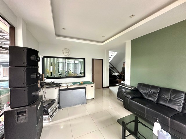 ประกาศฟรี! ซื้อ-ขาย-เช่า คอนโด บ้าน ทาวน์โฮม ที่ดิน และพื้นที่เชิงพาณิชย์ทั่วประเทศไทย ทุกทำเล ทุกงบประมาณ ไม่มีค่าใช้จ่าย ลงง่าย ขายไว เข้าถึงผู้ซื้อโดยตรง 5 285828pic4.jpg