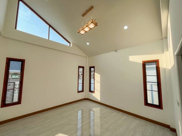 ประกาศฟรี! ซื้อ-ขาย-เช่า คอนโด บ้าน ทาวน์โฮม ที่ดิน และพื้นที่เชิงพาณิชย์ทั่วประเทศไทย ทุกทำเล ทุกงบประมาณ ไม่มีค่าใช้จ่าย ลงง่าย ขายไว เข้าถึงผู้ซื้อโดยตรง 5 208526pic4.jpg