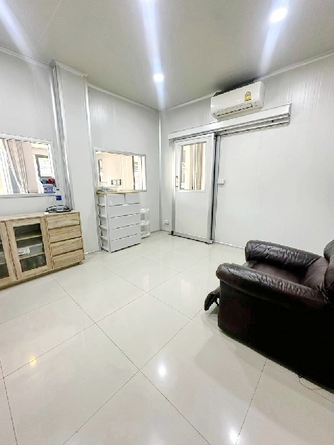 ประกาศฟรี! ซื้อ-ขาย-เช่า คอนโด บ้าน ทาวน์โฮม ที่ดิน และพื้นที่เชิงพาณิชย์ทั่วประเทศไทย ทุกทำเล ทุกงบประมาณ ไม่มีค่าใช้จ่าย ลงง่าย ขายไว เข้าถึงผู้ซื้อโดยตรง 5 208448pic4.jpg