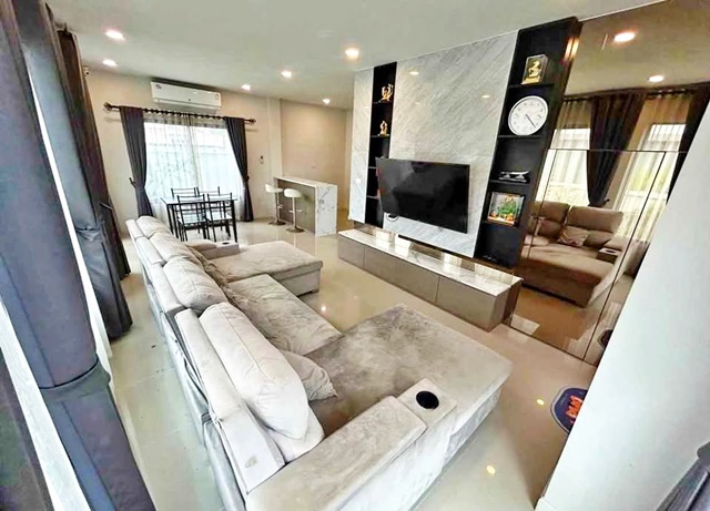 ประกาศฟรี! ซื้อ-ขาย-เช่า คอนโด บ้าน ทาวน์โฮม ที่ดิน และพื้นที่เชิงพาณิชย์ทั่วประเทศไทย ทุกทำเล ทุกงบประมาณ ไม่มีค่าใช้จ่าย ลงง่าย ขายไว เข้าถึงผู้ซื้อโดยตรง 2 208437pic1.jpg