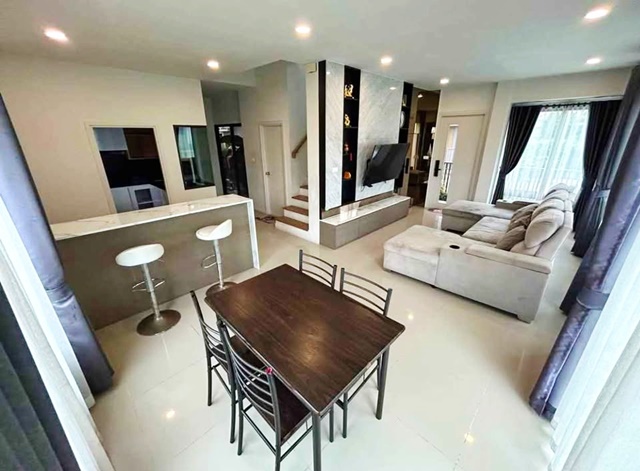 ประกาศฟรี! ซื้อ-ขาย-เช่า คอนโด บ้าน ทาวน์โฮม ที่ดิน และพื้นที่เชิงพาณิชย์ทั่วประเทศไทย ทุกทำเล ทุกงบประมาณ ไม่มีค่าใช้จ่าย ลงง่าย ขายไว เข้าถึงผู้ซื้อโดยตรง 4 208437pic3.jpg