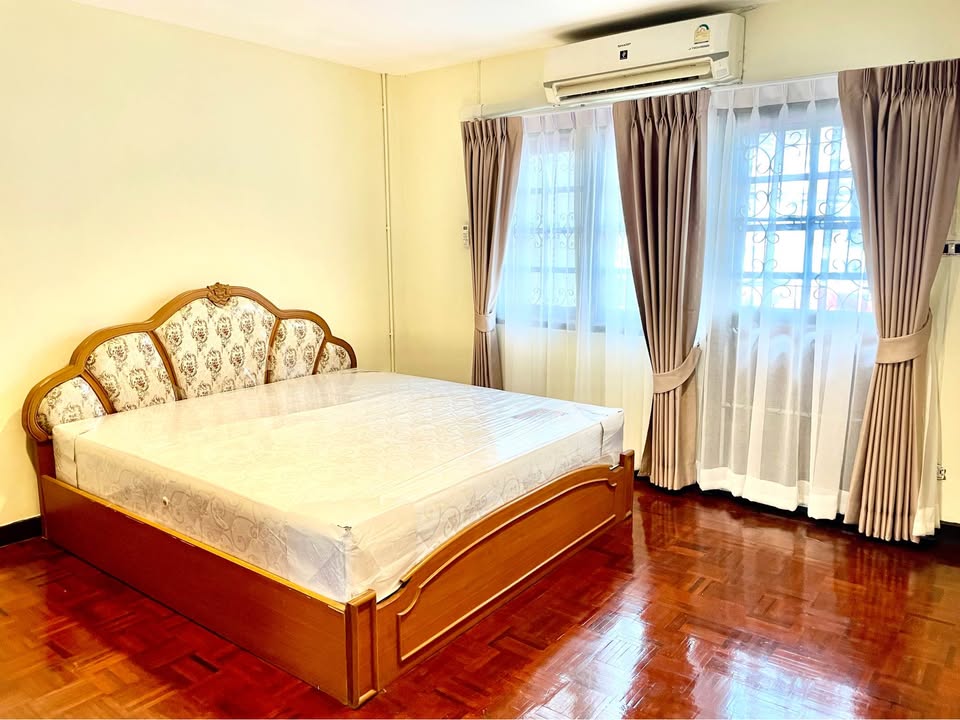 ประกาศฟรี! ซื้อ-ขาย-เช่า คอนโด บ้าน ทาวน์โฮม ที่ดิน และพื้นที่เชิงพาณิชย์ทั่วประเทศไทย ทุกทำเล ทุกงบประมาณ ไม่มีค่าใช้จ่าย ลงง่าย ขายไว เข้าถึงผู้ซื้อโดยตรง 5 208591pic4.jpg