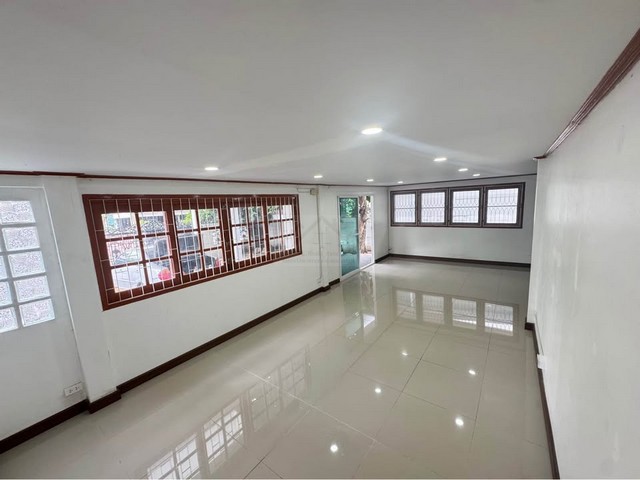 ประกาศฟรี! ซื้อ-ขาย-เช่า คอนโด บ้าน ทาวน์โฮม ที่ดิน และพื้นที่เชิงพาณิชย์ทั่วประเทศไทย ทุกทำเล ทุกงบประมาณ ไม่มีค่าใช้จ่าย ลงง่าย ขายไว เข้าถึงผู้ซื้อโดยตรง 5 495301pic4.jpg