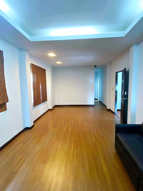 ประกาศฟรี! ซื้อ-ขาย-เช่า คอนโด บ้าน ทาวน์โฮม ที่ดิน และพื้นที่เชิงพาณิชย์ทั่วประเทศไทย ทุกทำเล ทุกงบประมาณ ไม่มีค่าใช้จ่าย ลงง่าย ขายไว เข้าถึงผู้ซื้อโดยตรง 4 208681pic3.jpg