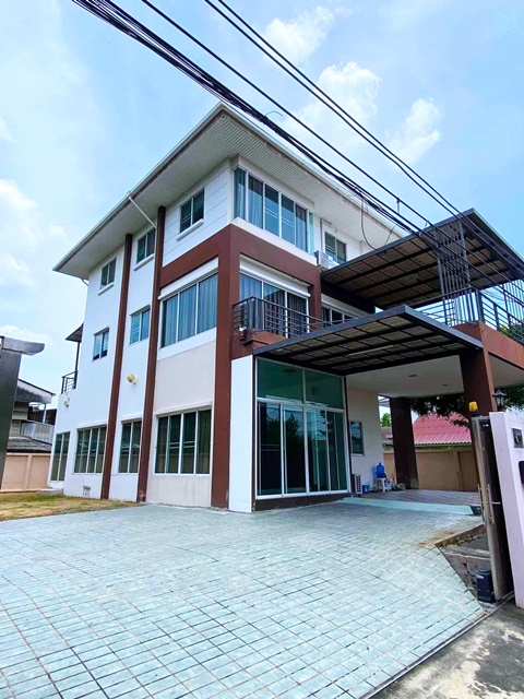 ประกาศฟรี! ซื้อ-ขาย-เช่า คอนโด บ้าน ทาวน์โฮม ที่ดิน และพื้นที่เชิงพาณิชย์ทั่วประเทศไทย ทุกทำเล ทุกงบประมาณ ไม่มีค่าใช้จ่าย ลงง่าย ขายไว เข้าถึงผู้ซื้อโดยตรง 2 208680pic1.jpg