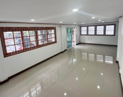 ประกาศฟรี! ซื้อ-ขาย-เช่า คอนโด บ้าน ทาวน์โฮม ที่ดิน และพื้นที่เชิงพาณิชย์ทั่วประเทศไทย ทุกทำเล ทุกงบประมาณ ไม่มีค่าใช้จ่าย ลงง่าย ขายไว เข้าถึงผู้ซื้อโดยตรง 4 495307pic3.jpg