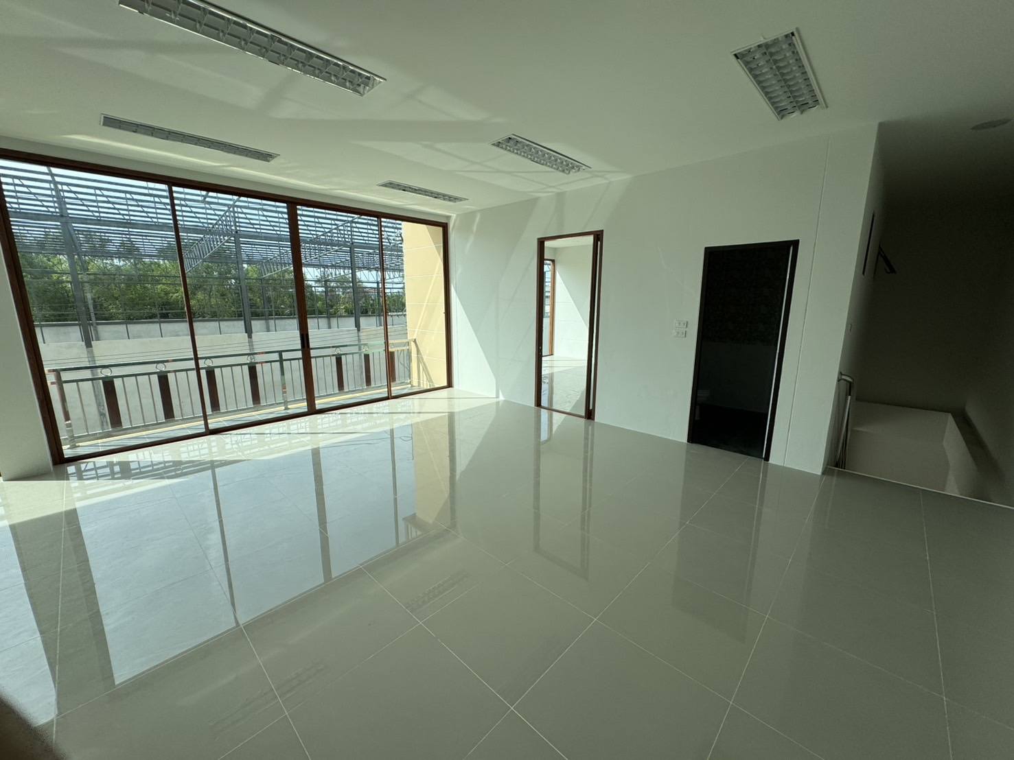 ประกาศฟรี! ซื้อ-ขาย-เช่า คอนโด บ้าน ทาวน์โฮม ที่ดิน และพื้นที่เชิงพาณิชย์ทั่วประเทศไทย ทุกทำเล ทุกงบประมาณ ไม่มีค่าใช้จ่าย ลงง่าย ขายไว เข้าถึงผู้ซื้อโดยตรง 4 495386pic3.jpg